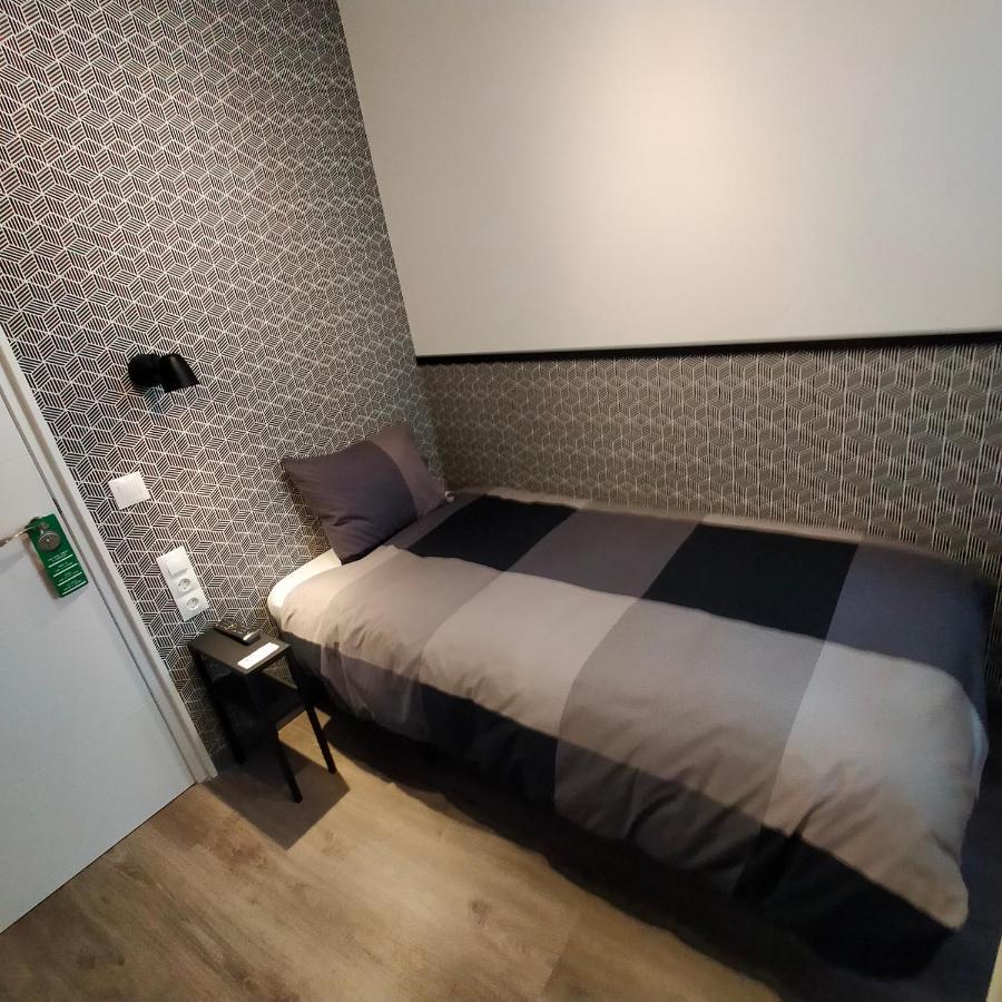 Room Pride Madrid Phòng bức ảnh